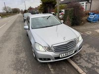 Używany Mercedes E220 Executive 170 KM (125 kW) 2010 Srebrny Sedan/Limuzyna