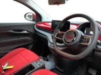 Used Fiat 500e Red 86 kW (118 HP) 2022 Black Hatchback