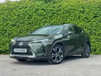 Usado Lexus UX 184 HP (135 kW) 2019 Verde SUV
