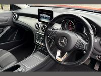 Used Mercedes GLA180 Urban 120 HP (88 kW) 2019 Red SUV