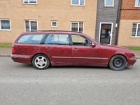 Used Mercedes E280 Avantgarde 2001 Red Estate
