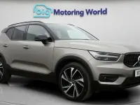 Usado Volvo XC40 R-Design Pro 163 CV (119 kW) 2021 Gris SUV