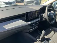 Usado Skoda Kamiq SE 113 CV (83 kW) 2025 Plateado SUV