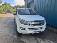 Used Isuzu Pick up 161 HP (118 kW) 2017 White Pickup