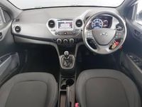 Used Hyundai i10 GO! 66 HP (48 kW) 2018 White Hatchback