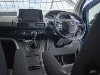 Begagnad Peugeot Rifter Allure Premium 2021 Blå Minibuss