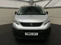 Usado Peugeot Expert 115 HP (84 kW) 2017 Prateado Van