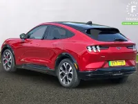 Begagnad Ford Mustang Extended Range 351 HK (258 kW) 2021 Röd Halvkombi