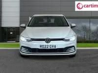 Second-hand VW Golf VIII Life 150 CP (110 kW) 2022 Alb Hatchback