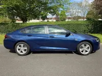 Second-hand Vauxhall Insignia Sport 122 CP (89 kW) 2021 Albastru Hatchback