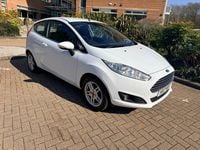 Used Ford Fiesta Zetec 105 HP (77 kW) 2013 White Hatchback