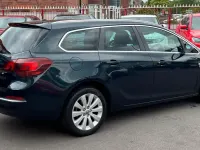 Used Vauxhall Astra Elite 115 HP (84 kW) 2015 Green Estate