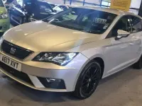 Używany Seat Leon SE Dynamic 2017 Srebrny Hatchback