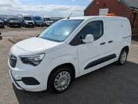 Gebraucht Vauxhall Combo Sportive 100 PS (73 kW) 2021 Weiß Van / Kleinbus