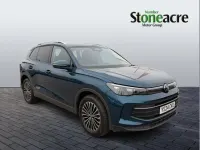 Begagnad VW Tiguan Match 147 HK (108 kW) 2024 Blå SUV