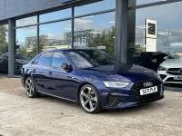 Begagnad Audi A4 Black Edition 190 HK (139 kW) 2021 Blå Sedan