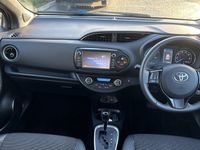 Used Toyota Yaris Hybrid 101 HP (74 kW) 2020 Blue Hatchback