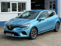 Used Renault Clio Iconic 90 HP (66 kW) 2021 Blue Hatchback