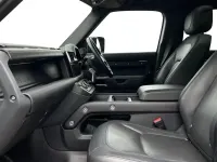 Usado Land Rover Defender HSE Dynamic 245 HP (180 kW) 2023 Cinzento SUV