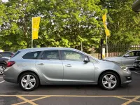 Usado Vauxhall Astra SRi 2013 Plateado Familiar