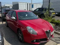 Begagnad Alfa Romeo Giulietta 120 HK (88 kW) 2019 Röd Halvkombi