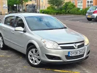 Usado Vauxhall Astra Design Edition 138 CV (101 kW) 2008 Beige Utilitario