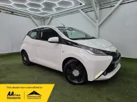 Begagnad Toyota Aygo x-press 2015 Vit Halvkombi