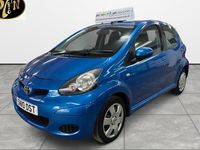 Used Toyota Aygo 67 HP (49 kW) 2010 Blue Hatchback