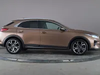 Usado Kia XCeed 158 HP (116 kW) 2022 Castanho SUV