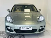 Usado Porsche Panamera 400 HP (294 kW) 2011 Verde Citadino