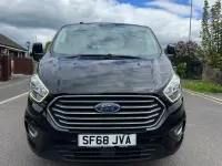 Begagnad Ford Tourneo Titanium 2018 Svart Minibuss