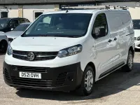 Second-hand Vauxhall Vivaro S 120 CP (88 kW) 2021 Alb Monovolum