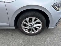 Usado VW Polo Style 95 CV (69 kW) 2022 Plateado Utilitario