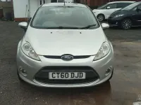 Begagnad Ford Fiesta Zetec 2010 Silver Halvkombi