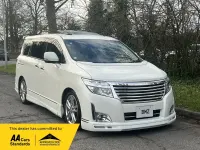 Używany Nissan Elgrand 2010 Biały Minivan