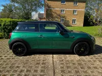 Gebraucht Mini Cooper S Hatch 135 kW (184 PS) 2022 Grün Kleinwagen
