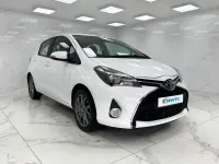 Usado Toyota Yaris 99 HP (72 kW) 2015 Branco Citadino