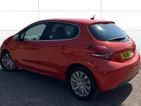 Used Peugeot 208 Allure 82 HP (60 kW) 2018 Orange Hatchback