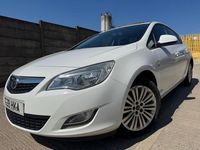 Begagnad Vauxhall Astra Excite 2012 Vit Halvkombi