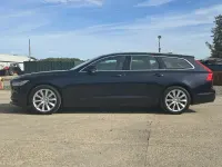 Used Volvo V90 Momentum 231 HP (169 kW) 2017 Blue Estate