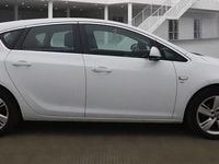 Used Vauxhall Astra SRi 2013 White Hatchback