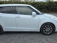 Begagnad Suzuki Swift 94 HK (69 kW) 2015 Silver Halvkombi