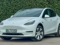 Begagnad Tesla Model Y Long Range AWD 286 kW (389 HK) 2025 SUV
