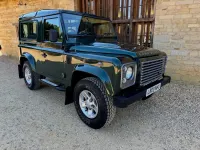 Used Land Rover Defender 122 HP (89 kW) 2009 Green Estate