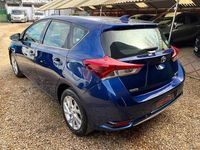 Used Toyota Auris 116 HP (85 kW) 2015 Blue Hatchback