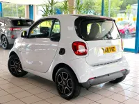 Used Smart ForTwo Coupé Premium 71 HP (52 kW) 2019 White Coupe