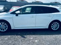 Used Toyota Corolla 122 HP (89 kW) 2020 White Hatchback