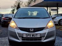 Begagnad Honda Jazz ES 98 HK (72 kW) 2011 Silver Halvkombi
