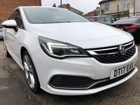 Used Vauxhall Astra SRi 150 HP (110 kW) 2017 White Hatchback
