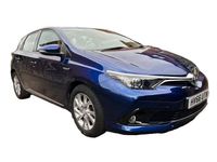 Used Toyota Auris Hybrid 136 HP (100 kW) 2016 Blue Hatchback